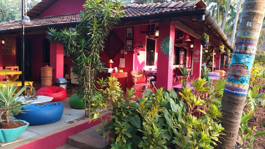 Готель The Yuppi Hippi Hideout Анжуна Екстер'єр фото